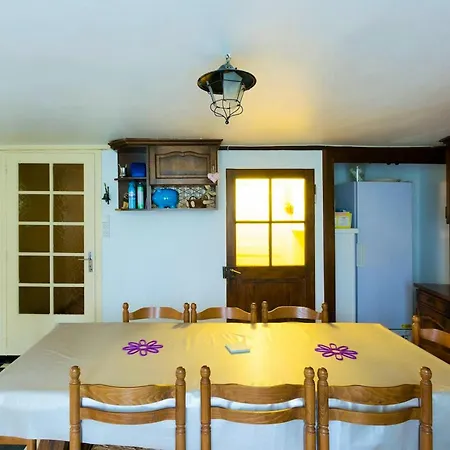 Maison Spacieuse A Avec Terrasse Et 4 Holiday home *