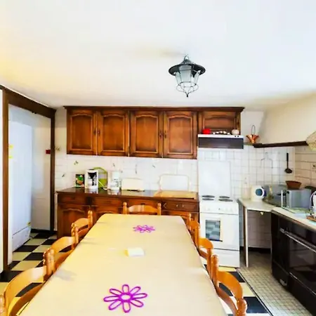 Maison Spacieuse A Avec Terrasse Et 4 *