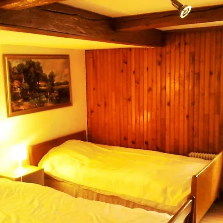 Maison Spacieuse A Avec Terrasse Et 4 Holiday home *